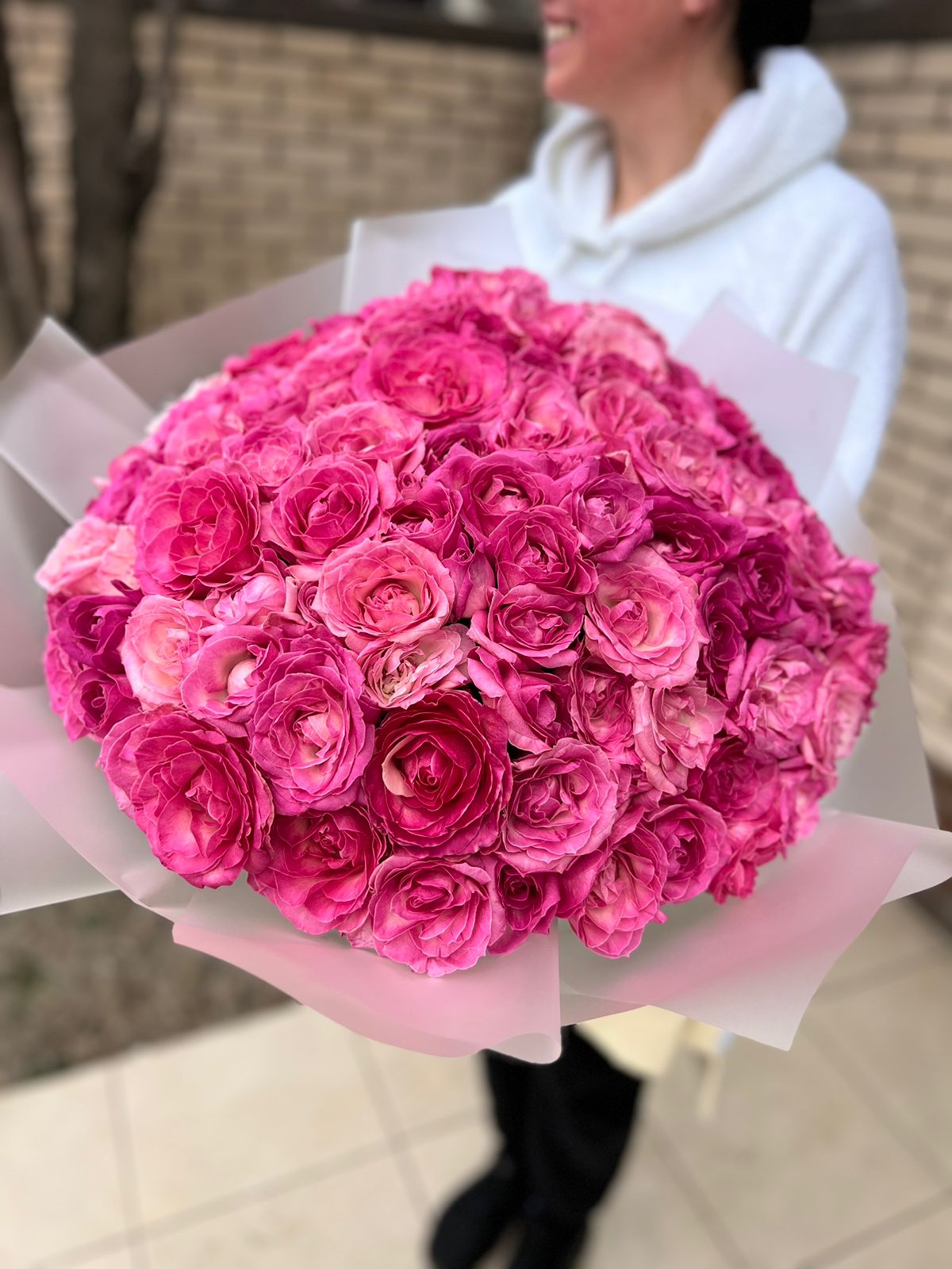 101 роза 50 см двухцветная ярко-розовая