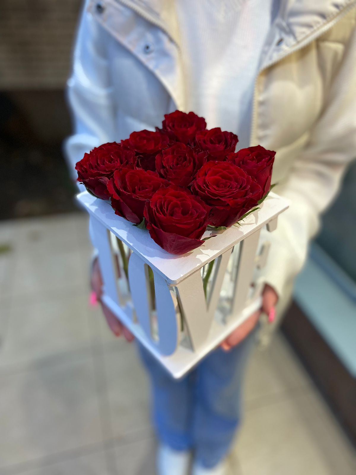 Розы в колбе «LOVE»