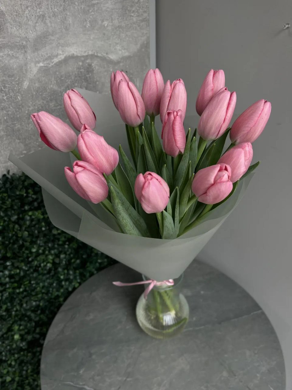 Букет из 15 светло-розовых тюльпанов